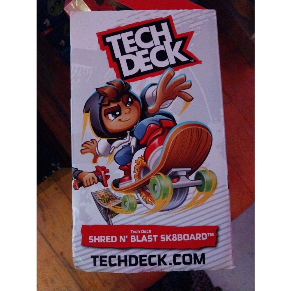 Tech Deck Shred N' Blast Sk8board Motorized Skateboard Toy Ramp Figure NEW - Picture 3 of 3
